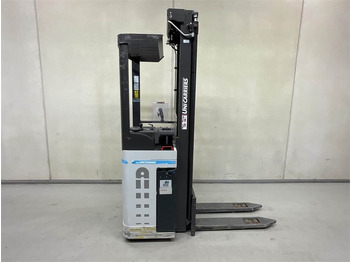 آلة التكديس UNICARRIERS