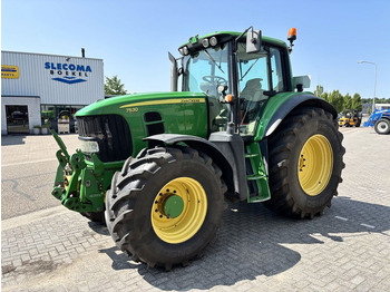 جرار JOHN DEERE 7530