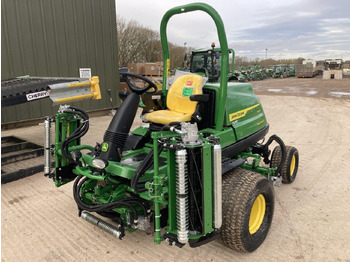 جزازة أعشاب الحدائق JOHN DEERE 7700