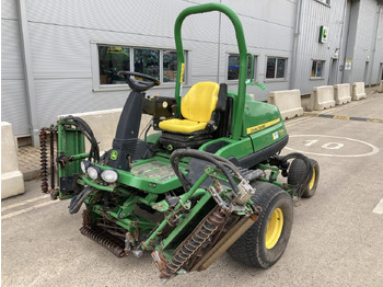 جزازة أعشاب الحدائق JOHN DEERE 7700