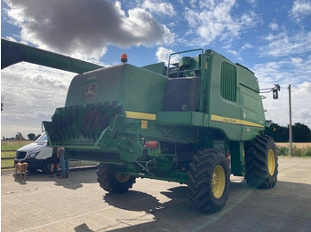حصادة موحَّدة John Deere T670: صورة 5