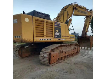 حفار زحاف KOMATSU PC600