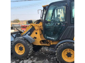 اللودر بعجل VOLVO