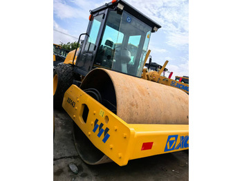 مدحلة ضاغطة XCMG XS143