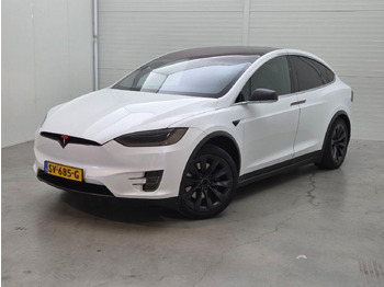 سيارة TESLA