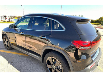 سيارة MERCEDES-BENZ