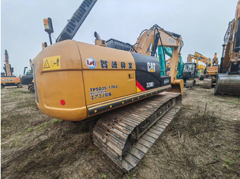 حفار زحاف CATERPILLAR 320D2