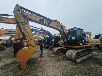 حفار زحاف CATERPILLAR 320D2