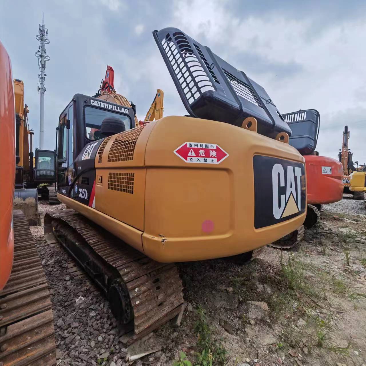 حفار زحاف CATERPILLAR 325D2: صورة 3 حفار زحاف CATERPILLAR 325D2: صورة 3