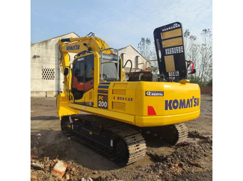 حفار زحاف KOMATSU PC200