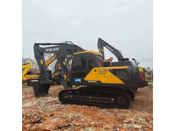 حفار زحاف VOLVO EC210