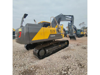 حفار زحاف VOLVO EC210