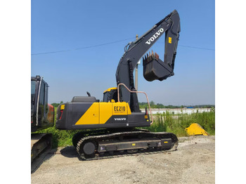 حفار زحاف VOLVO EC210