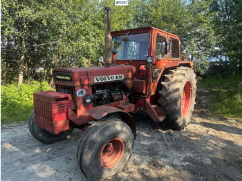 جرار VOLVO