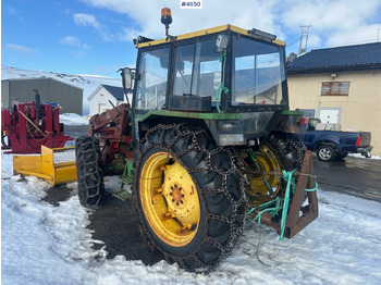 جرار 1981 John Deere 2040 w/ loader, triangle, snow blower, pallet forks and hydraulic unit. WATCH VIDEO.: صورة 3