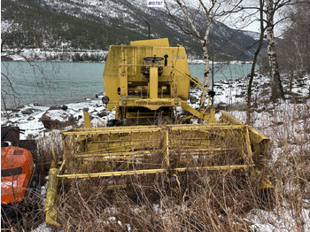 حصادة موحَّدة New Holland Clayson M122 Combine harvester. Repair project: صورة 2