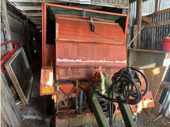 معدات تيبيس التبن