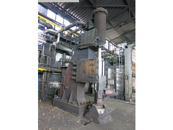 آلة تصنيع المعادن