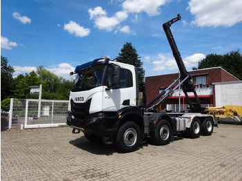 شاحنة ذات خطاف IVECO X-WAY