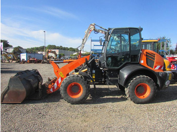 اللودر بعجل KOMATSU WA100