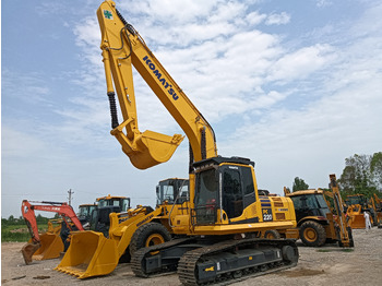 حفار زحاف KOMATSU PC220-8