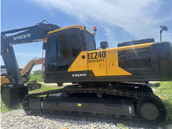 حفار زحاف VOLVO EC240