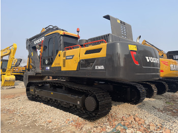 حفار زحاف VOLVO EC360