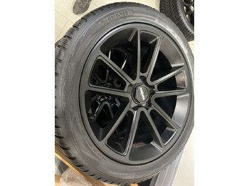 الأدوات والمعدات MERCEDES-BENZ