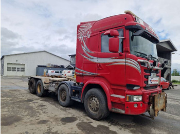 شاحنة ذات خطاف Scania R580 Brøytebil med sideplog og hydraulisk saltsystem: صورة 3 شاحنة ذات خطاف Scania R580 Brøytebil med sideplog og hydraulisk saltsystem: صورة 3