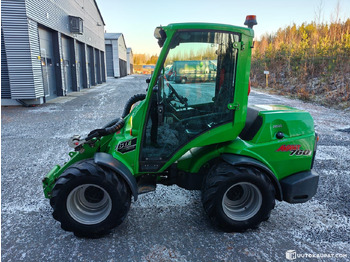 لودر مفصلي صغير AVANT