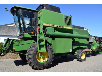 حصادة موحَّدة JOHN DEERE