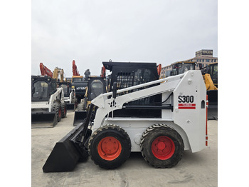شيول صغير BOBCAT S300