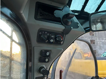 شيول صغير Caterpillar 246D: صورة 2 شيول صغير Caterpillar 246D: صورة 2