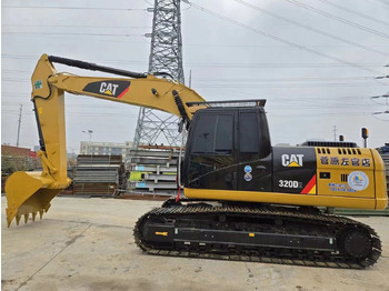 حفار زحاف CATERPILLAR 320D2