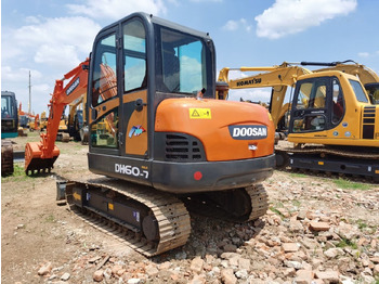 حفارة مُصَّغرة Doosan DH60-7: صورة 3