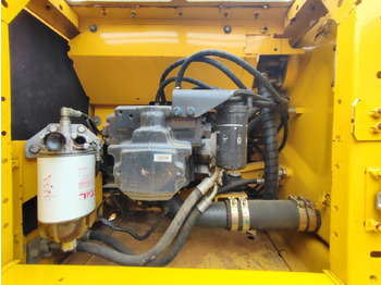 حفار زحاف KOMATSU PC200-8