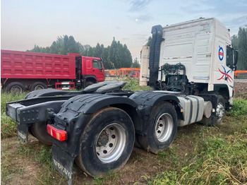وحدة جر VOLVO FM440: صورة 5