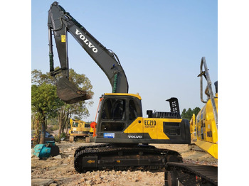 حفار زحاف VOLVO EC210