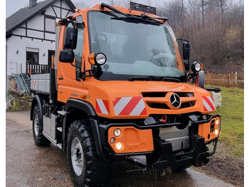 شاحنات مسطحة UNIMOG