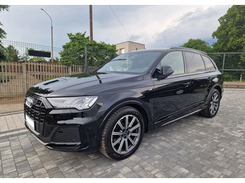 سيارة دفع رباعي AUDI