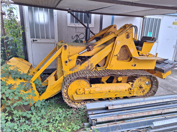 اللودر المجنزر MASSEY FERGUSON