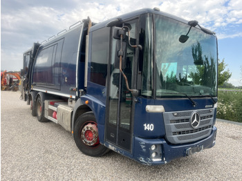 شاحنة النفايات MERCEDES-BENZ Econic 2630