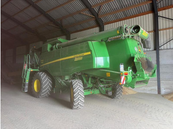 حصادة موحَّدة JOHN DEERE T660