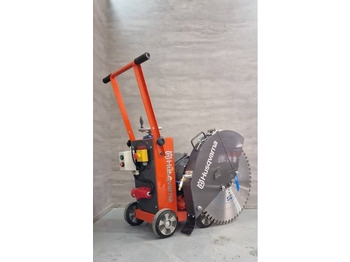 معدات البناء HUSQVARNA