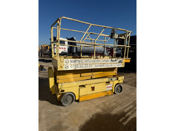 رافعة هيدروليكية مقصية