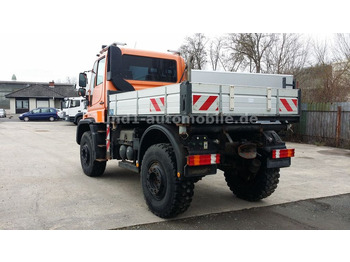 شاحنة قلاب UNIMOG U300