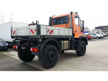 شاحنة قلاب UNIMOG U300