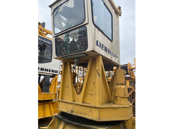 رافعة برجية LIEBHERR