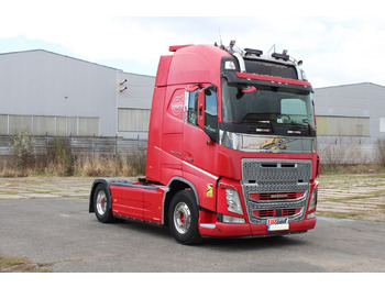 وحدة جر VOLVO FH 500