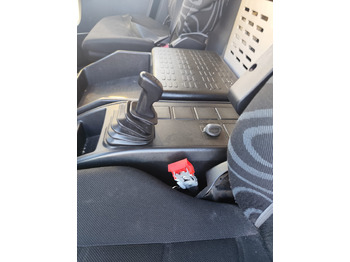 شاحنة هيكل كابينة IVECO EUROCARGO 180-320: صورة 4